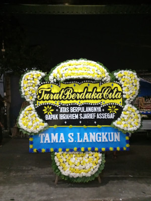 Papan Bunga Duka di Kiwirok Timur
